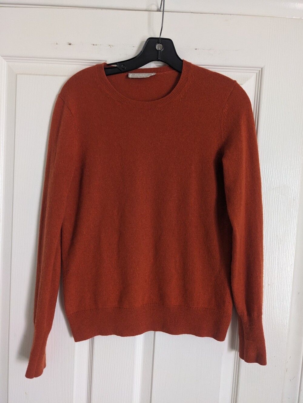 Classic Women's Crewneck Cashmere Sweater - Rust